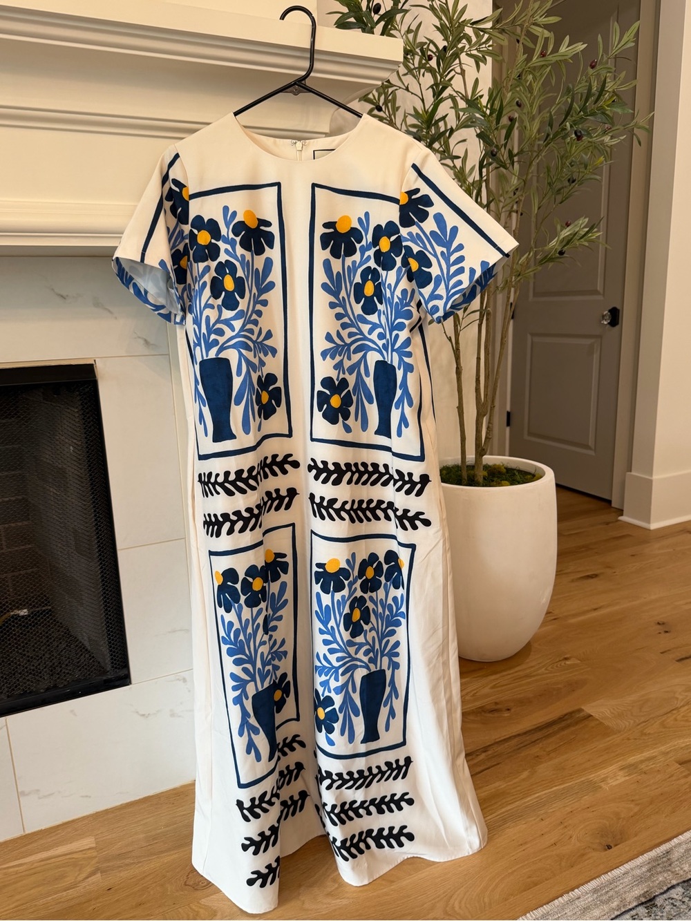 Tuckernuck Azure Vases James Floral Ivory Maxi Dress - size large - Picture 2 of 4